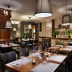 Morris Hotel