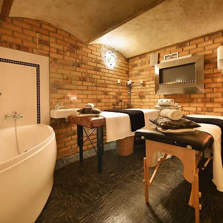 Morris 4* Česká Lípa