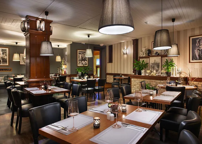 Morris Hotel